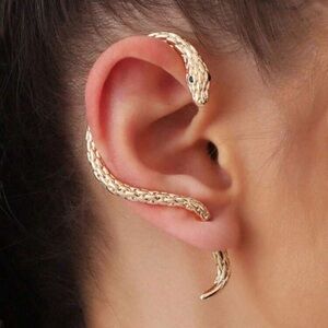 (NWT-Right ear) Gold Snake Ear Cuff